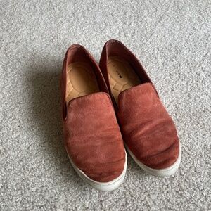 Birdie The Swift Slip On Shoe in Nutmeg, Size 7